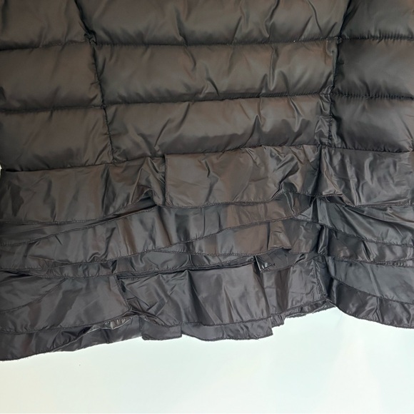 Black puffy quilted jacket, Tahari Large, with ruffles - Picture 7 of 9